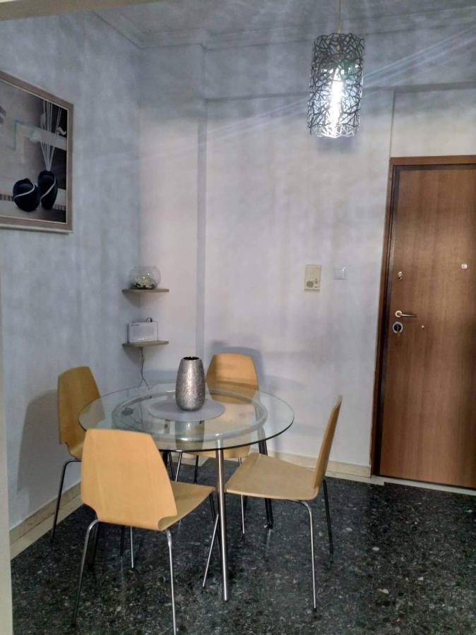 A Convenient Apartment In The Heart Of Афины Экстерьер фото