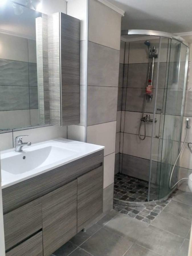 A Convenient Apartment In The Heart Of Афины Экстерьер фото
